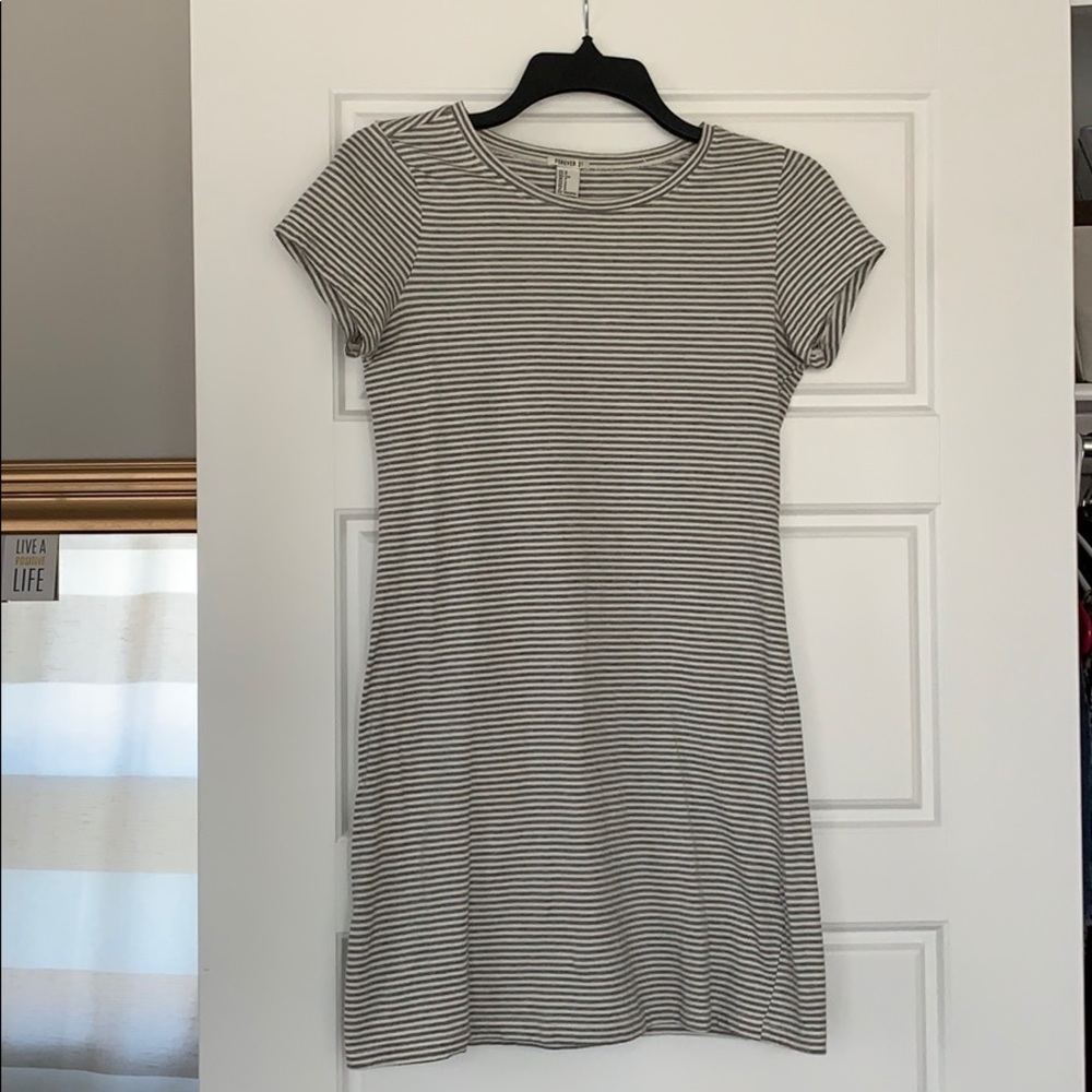 Forever 21 White & Grey Dress